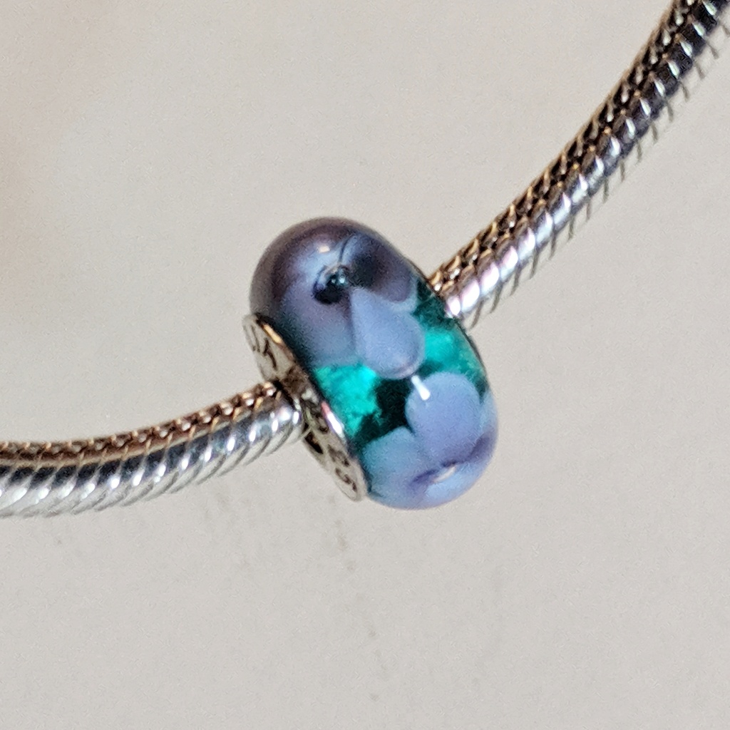 Chamilia Murano Glass Charm 35$